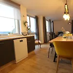 Apartment Center - Bright And Large Remparts