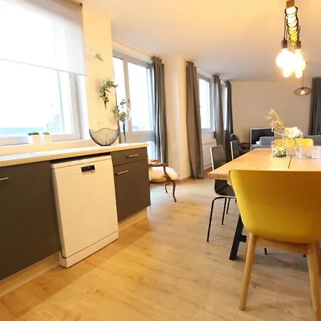 Center - Bright And Large Remparts コルマール