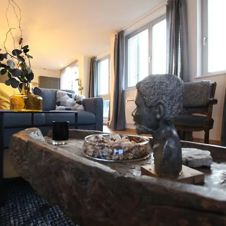 Center - Bright And Large Remparts コルマール