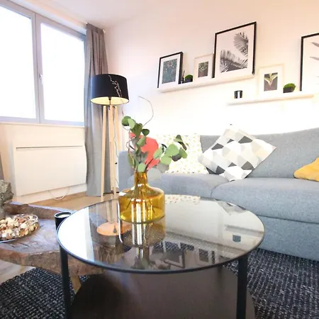 Center - Bright And Large Remparts アパート