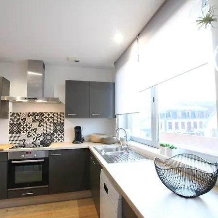 Apartment Center - Bright And Large Remparts