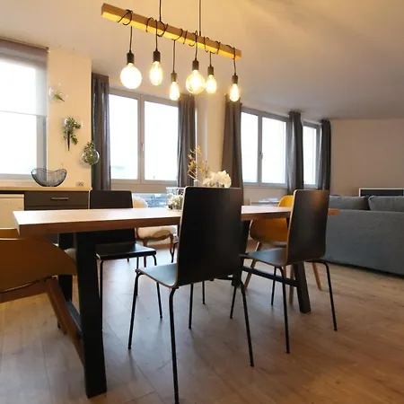 Center - Bright And Large Remparts アパート